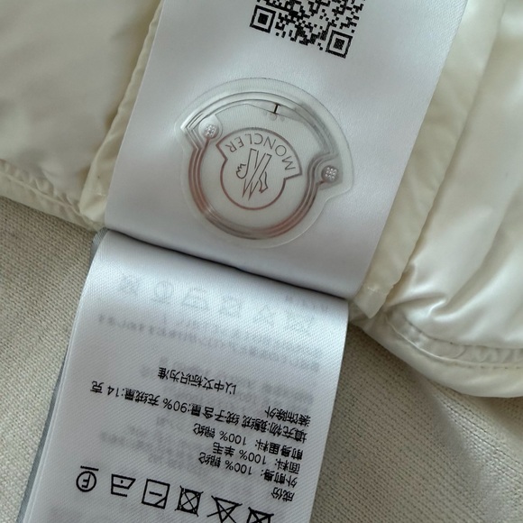 Moncler Women's Cream and Beige Quilted Puffer Jacket - Picture 11 of 15
